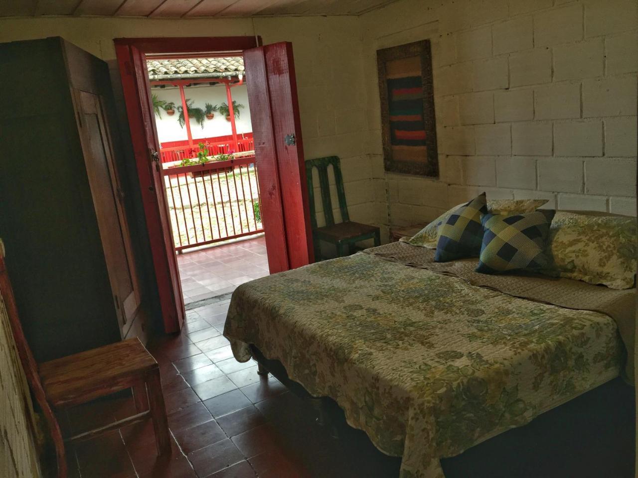 Hostal La Laguna Villamaría Exteriör bild