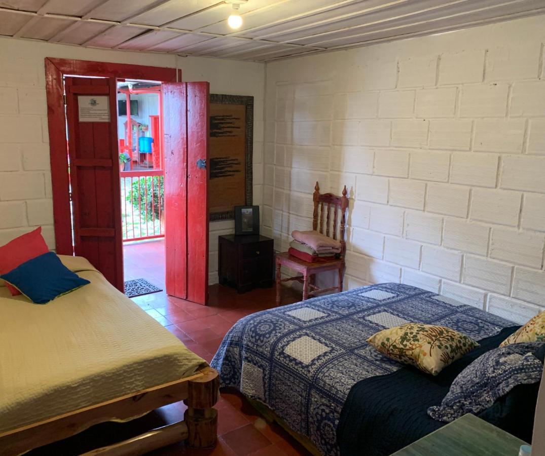 Hostal La Laguna Villamaría Exteriör bild